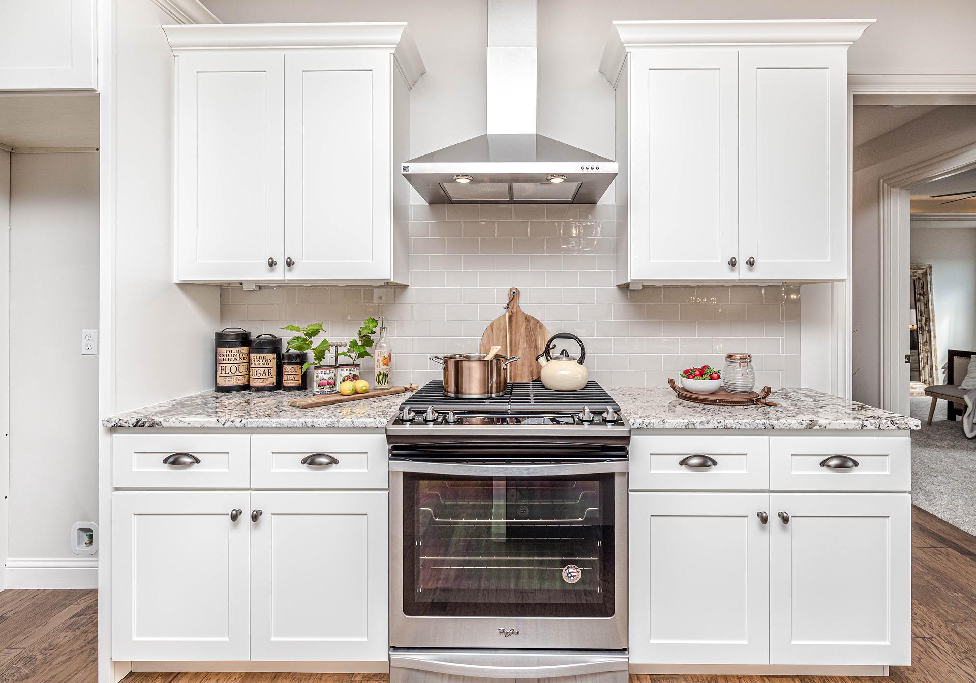 Do You Need an Extractor Hood in Your Kitchen?